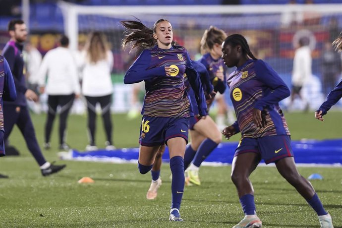 Clara Serrajordi y Aïcha Camara renuevan con el Barça hasta 2028