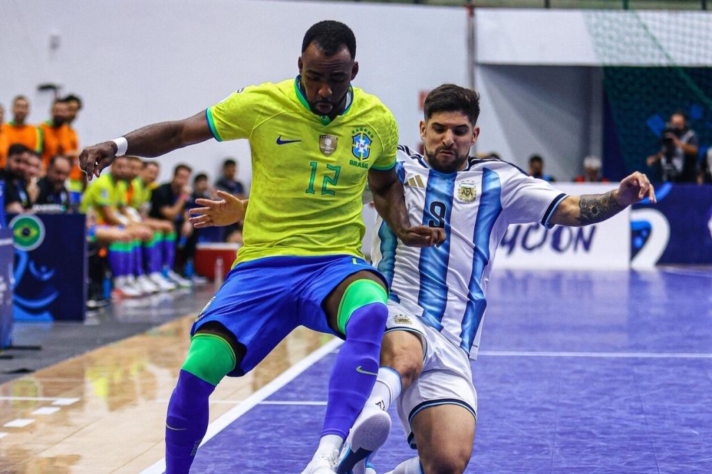 Brasil derruba a Argentina no último minuto e conquista o 12° título da Copa América