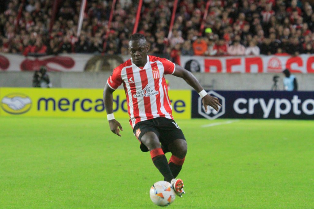 Athletico e Estudiantes desfazem acordo por Edwuin Cetré