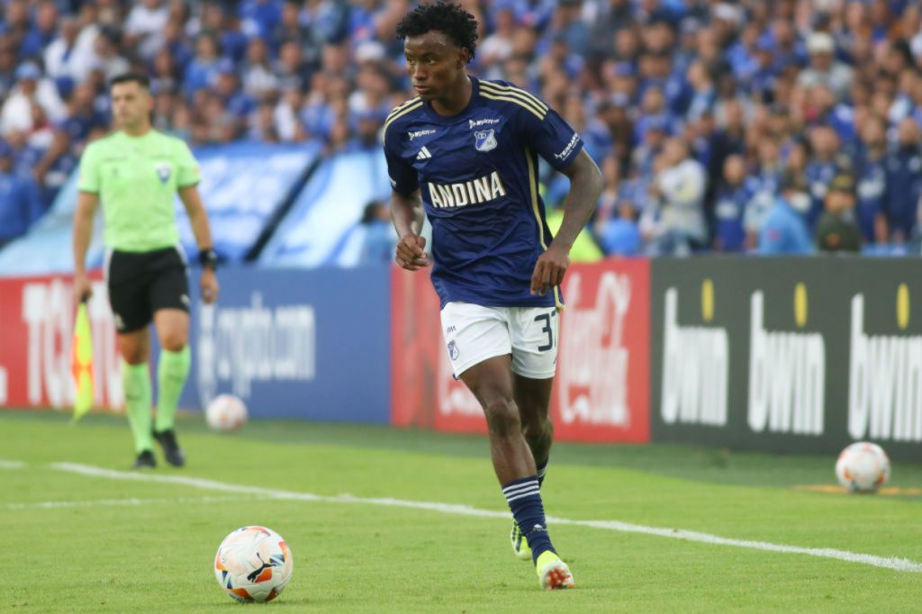 Reforço do Botafogo já esteve entre os melhores laterais do mundo e teve sequência interrompida por lesão