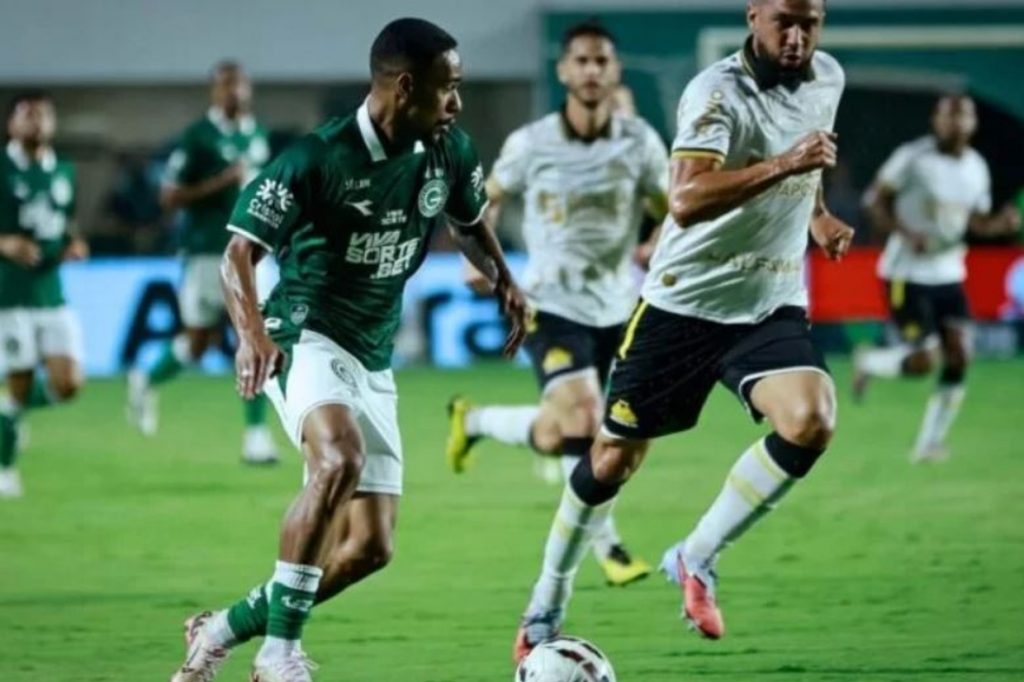 Goiás vence Criciúma e fecha rodada na liderança da Série B