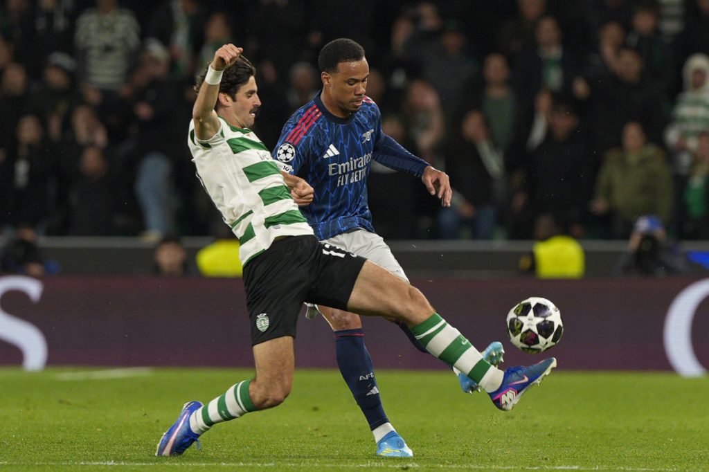 Arsenal marca nos acréscimos, vence o Sporting em Alvalade e sai na frente por vaga na semifinal