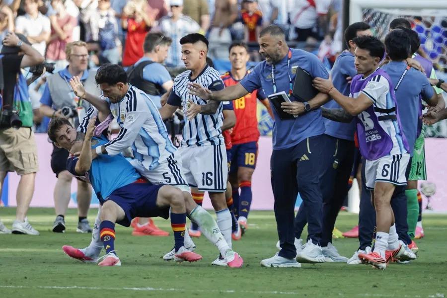 La AFA busca revertir sanciones de FIFA tras el Mundial 2026