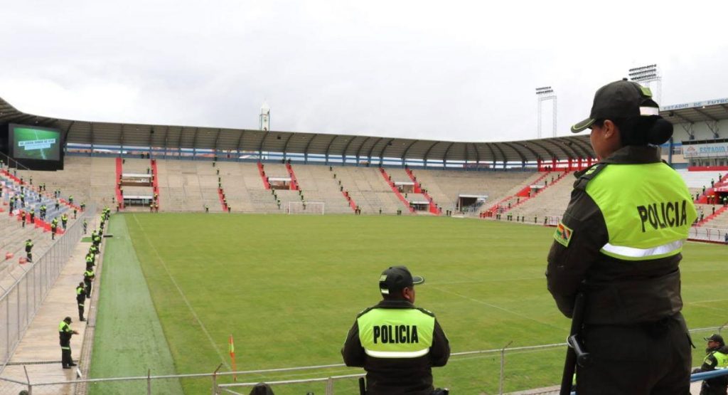 Alcaldía de El Alto se deslinda de responsabilidad por el daño en la cancha del Estadio de Villa Ingenio