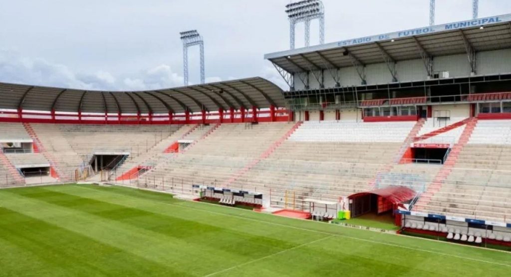 ¿Qué pasa con el estadio de El Alto? Always Ready alerta sobre daños al campo de juego por actos políticos